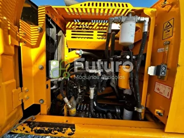 ESCAVADEIRA JCB JS220 ANO 2021