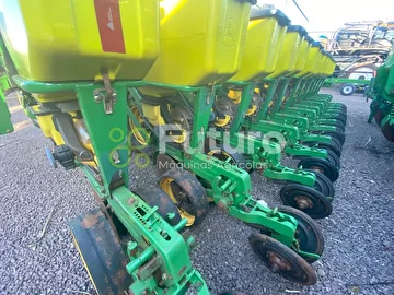 PLANTADEIRA JOHN DEERE 1113 ANO 2012