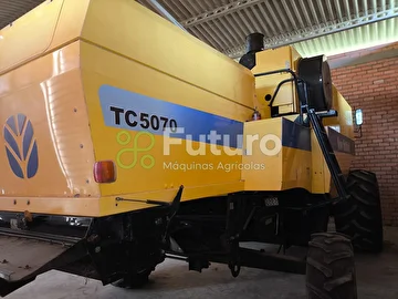 COLHEITADEIRA NEW HOLLAND TC 5070 ANO 2012