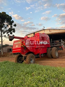 COLHEITADEIRA MASSEY FERGUSON 5650 ANO 2013