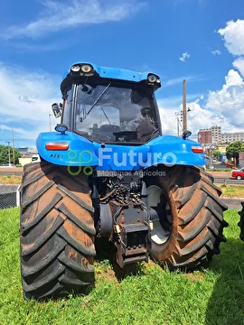 TRATOR NEW HOLLAND T8.325 ANO 2013