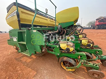 PLANTADEIRA JOHN DEERE 2122 ANO 2012