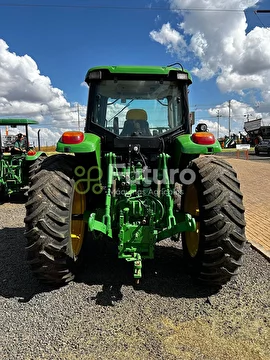 TRATOR JOHN DEERE 6145J ANO 2011