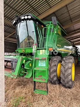 COLHEITADEIRA JOHN DEERE STS 9470 ANO 2013