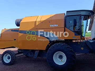 COLHEITADEIRA VALTRA BC 4500 ANO 2011