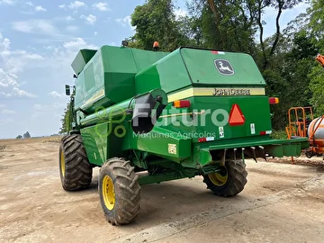 COLHEITADEIRA JOHN DEERE 1550 ANO 2004