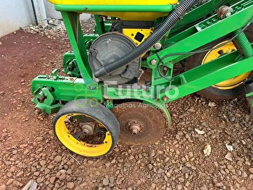 PLANTADEIRA JOHN DEERE 1113 ANO 2012