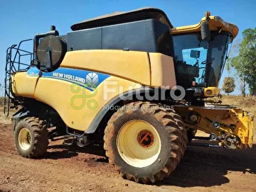 COLHEITADEIRA NEW HOLLAND CR 6080 ANO 2014