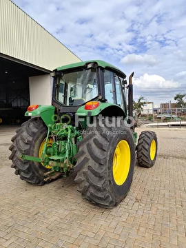 TRATOR JOHN DEERE 6130J ANO 2011