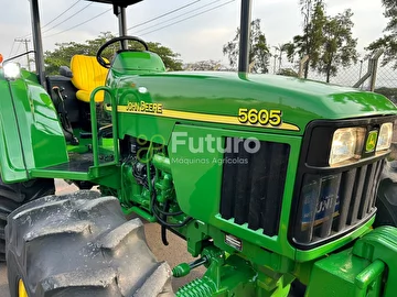 TRATOR JOHN DEERE 5605 ANO 2009